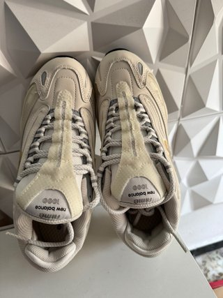 Zapatillas New Balance 1000 Talla 37.5 Beige/Plata