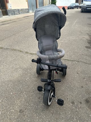 Triciclo infantil gris poco usado