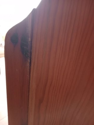 Estantería de madera con 3 baldas