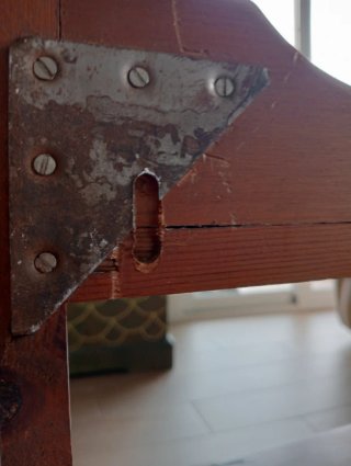 Estantería de madera con 3 baldas