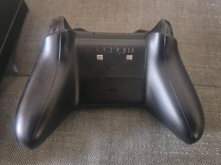 Controller Xbox One + Caricabatterie Venom + Batterie