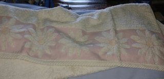 Coppia asciugamani con ospite balza rosa