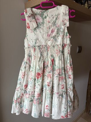 Vestido y chaquetita floral.
