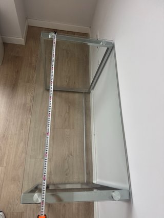 Escritorio de cristal y metal