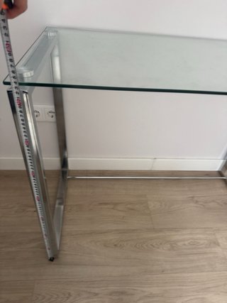 Escritorio de cristal y metal