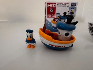 Dream Tomica Disney RD-04 Donald Duck & Steamboat