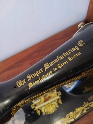 Máquina de coser Singer antigua