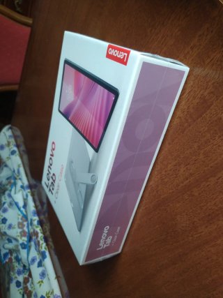 Lenovo Tab SIN ABRIR + Funda Transparente