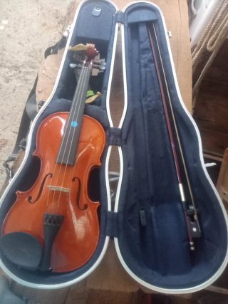 Violín Yamaha con funda y arco