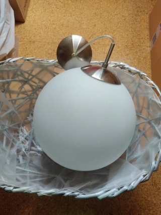 Lámpara de techo colgante bola.