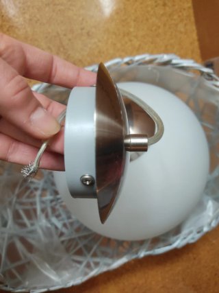 Lámpara de techo colgante bola.