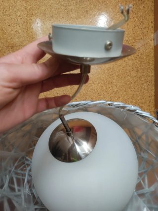 Lámpara de techo colgante bola.