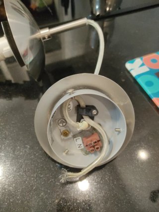 Lámpara de techo colgante bola.