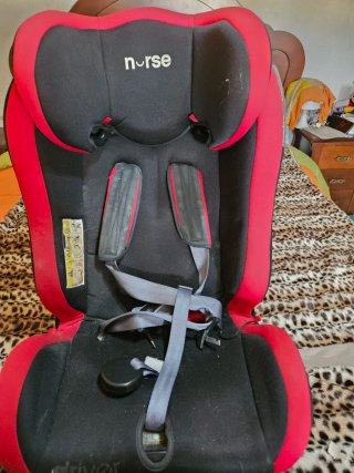 Sillón infantil para coche .