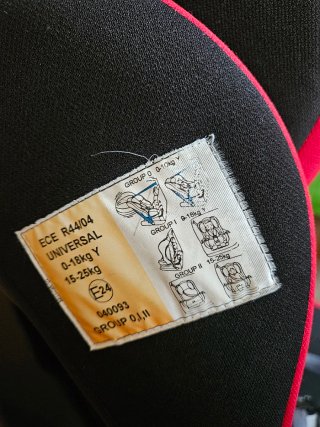Sillón infantil para coche .