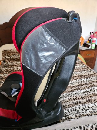 Sillón infantil para coche .