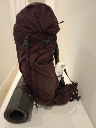 Mochila de mujer Osprey Kyte 38 Granate