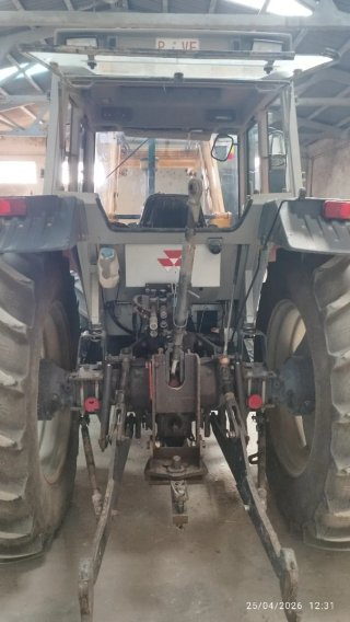 Tractor Massey Ferguson 399ES con pala