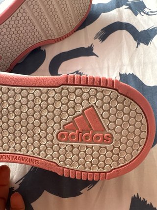 Zapatillas niña Adidas velcro azul y rosa