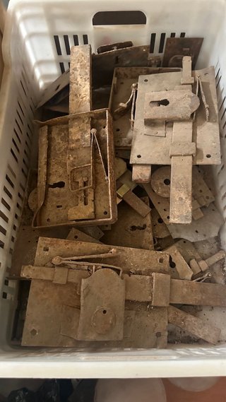Herrajes antiguos para puertas y ventanas