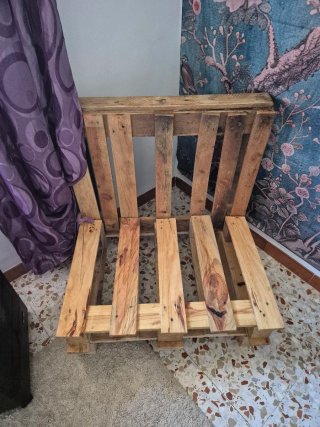 Divano fatto a mano con pallet