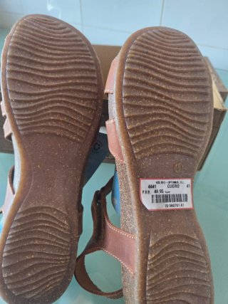 Sandalias de piel marrones, planas