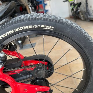 Bicicleta infantil roja B'TWIN