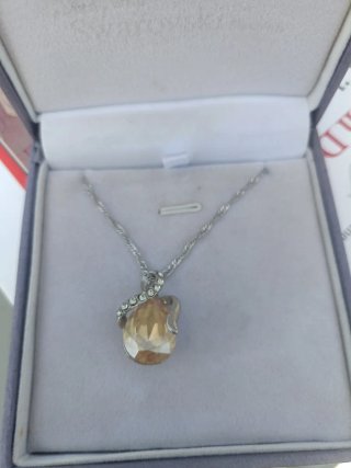 Collar Verramour Plata con Piedra Dorada