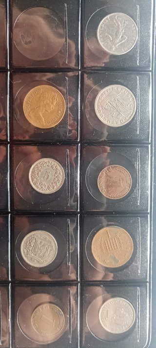 Lote 72 monedas extranjeras