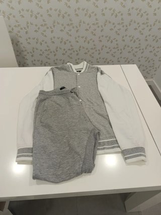 Conjunto chándal chico gris y blanco