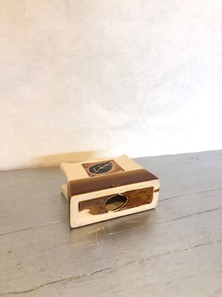 Portatovaglioli vintage foglia ceramica