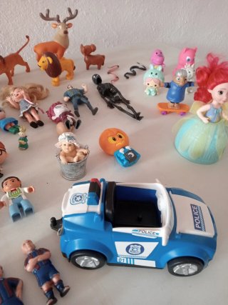 Lote 58  figuras juguete plástico