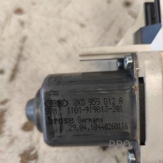 MOTOR ELEVALUNAS TRASERO DERECHO AUDI USADO 8K0959812A