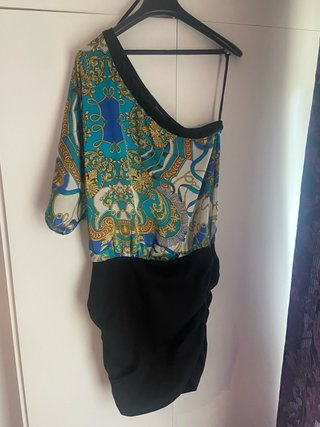Vestido fiesta asimétrico estampado