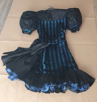 Abito alta sartoria in seta e paillettes