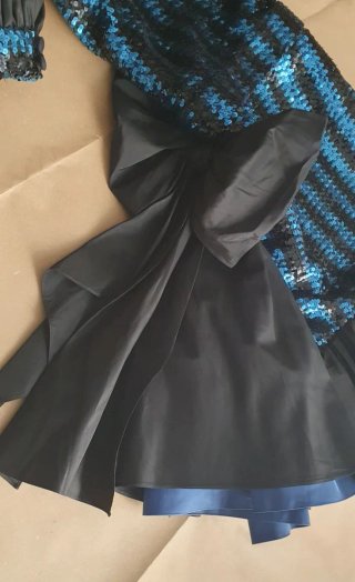 Abito alta sartoria in seta e paillettes