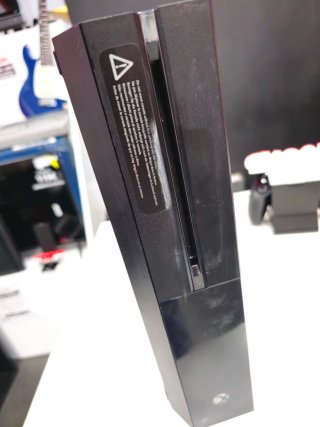 Xbox One + Controller Originale