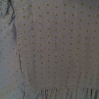 Vestido corto lila con volantes