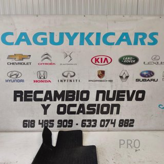 ALFOMBRILLA DELANTERA IZQUIERDA MERCEDES CLASE C USADO A2076801548