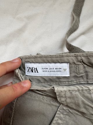 Pantalón cargo Zara verde