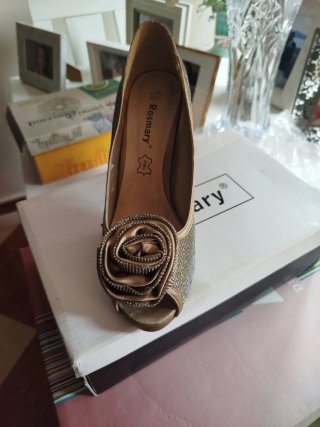 Zapatos Andrea Rossi Talla X - Un solo uso