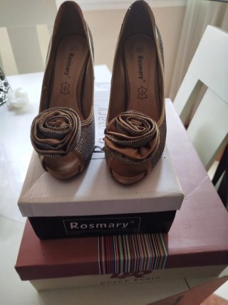 Zapatos Andrea Rossi Talla X - Un solo uso