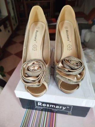 Zapatos Andrea Rossi Talla X - Un solo uso