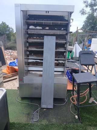 Asador de pollos profesional