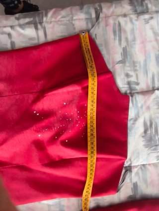 Corpiño y falda larga roja de fiesta