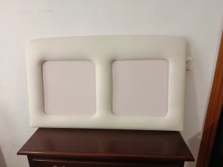 Cabecero infantil beige y blanco