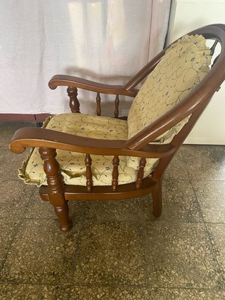Poltrona in legno massello stile classico