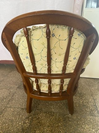 Poltrona in legno massello stile classico