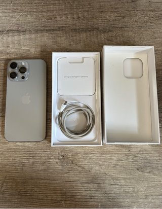 iPhone 15 Pro Max Gris