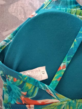 Lote 2 Bikinis Tropical y Color Block